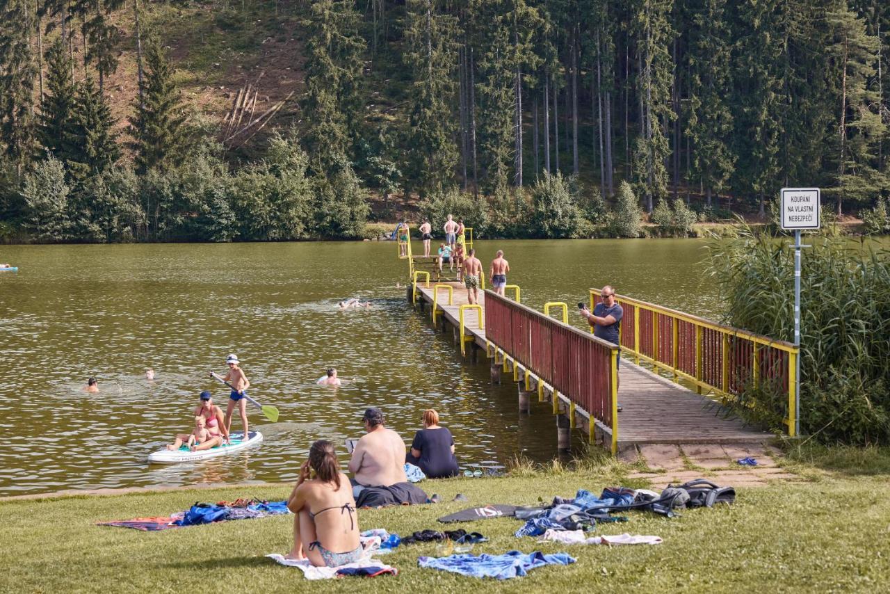 Отель Camp Dolce Трутнов Экстерьер фото