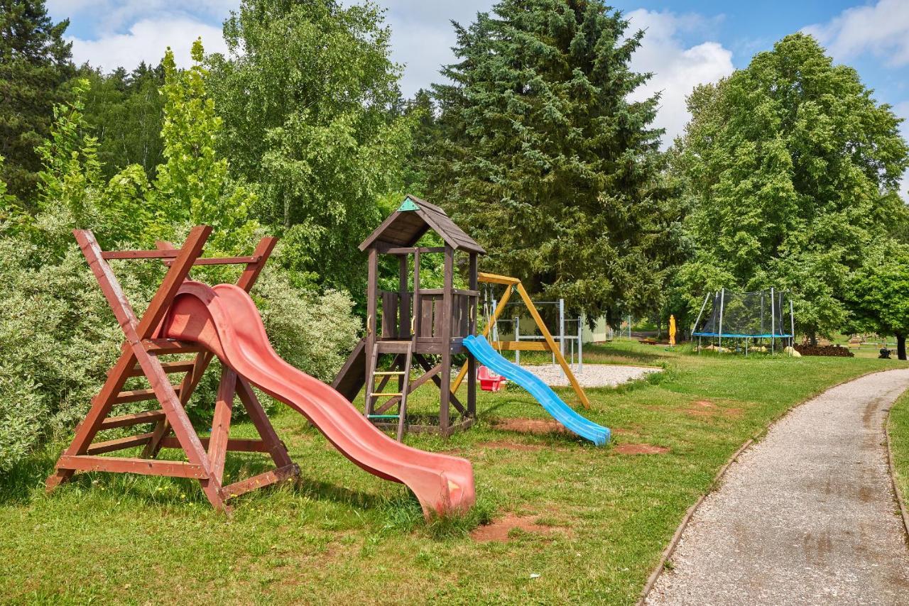 Отель Camp Dolce Трутнов Экстерьер фото
