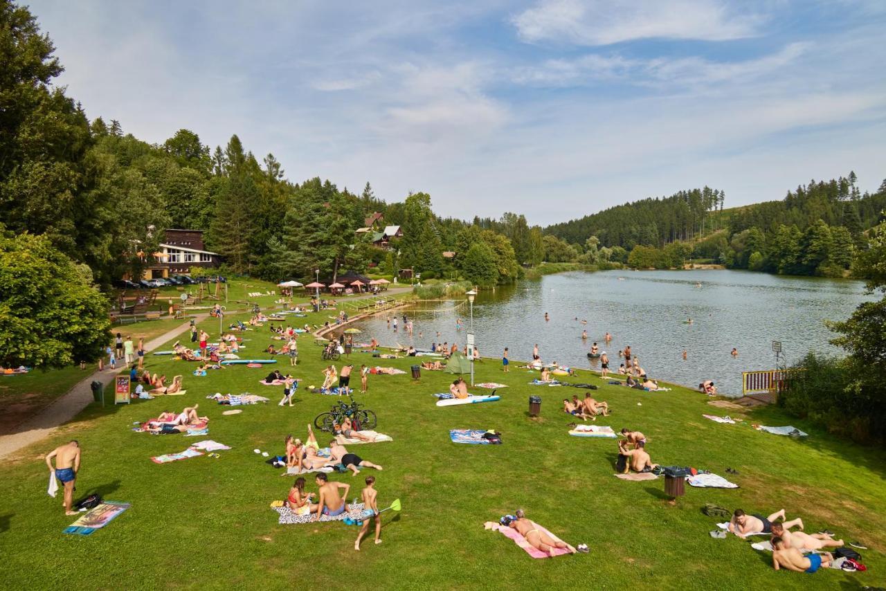 Отель Camp Dolce Трутнов Экстерьер фото