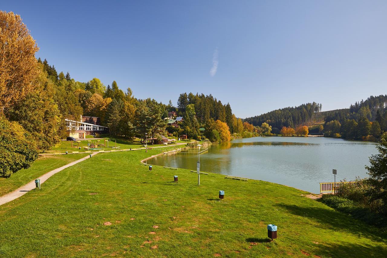 Отель Camp Dolce Трутнов Экстерьер фото