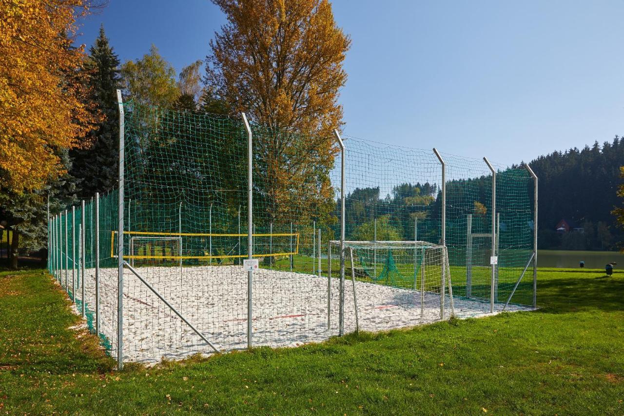 Отель Camp Dolce Трутнов Экстерьер фото